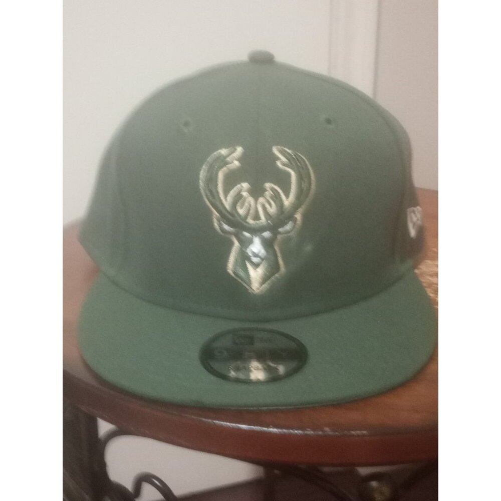 2023 Milwaukee Bucks New Era 9FIFTY NBA Adjustable Snapback Hat Cap Green 950 - Picture 1 of 13
